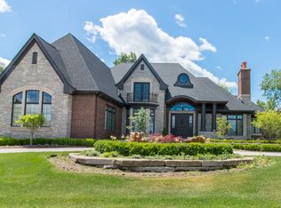 3890 Piccadilly Dr, Rochester Hills, MI 48309