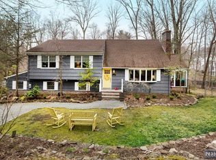 15 Spring Valley Rd, Park Ridge, NJ 07656