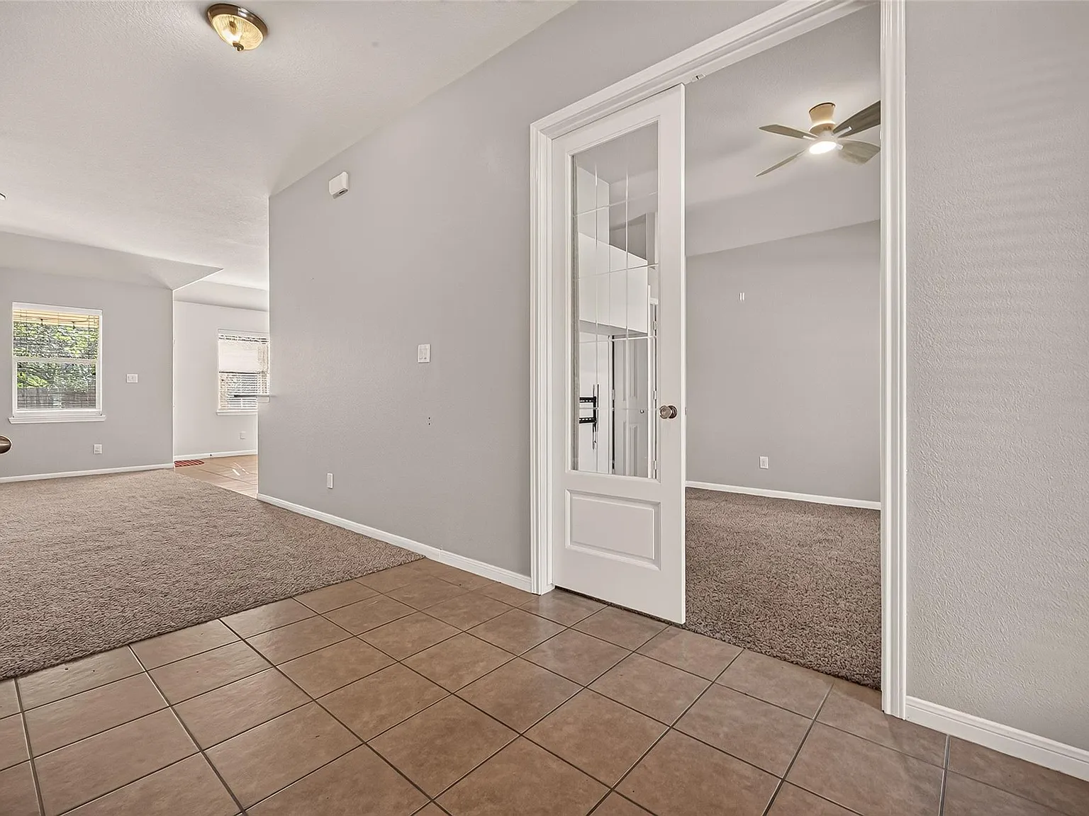 3 bed, 2.0 bath, 1898 sqft, $2,300 — Photo 4
