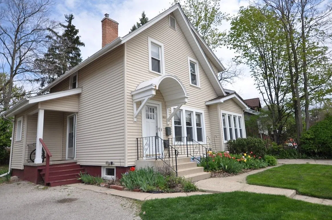 921 Sylvan Avenue - 1 — Photo 1