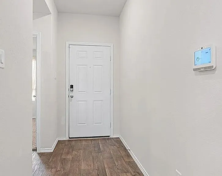 124 Brody Ln — Photo 9