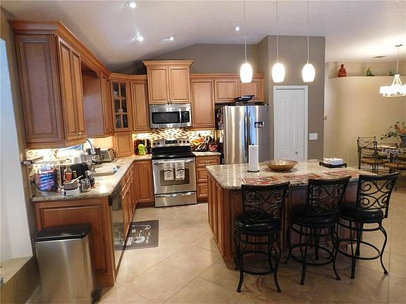 5th image of 331 Tavernier Dr