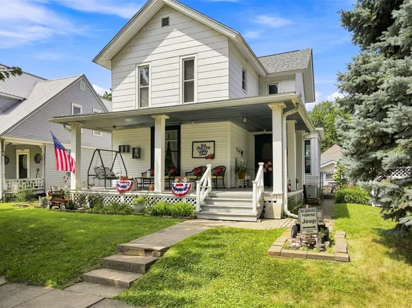 960 18th St, Marion, IA 52302