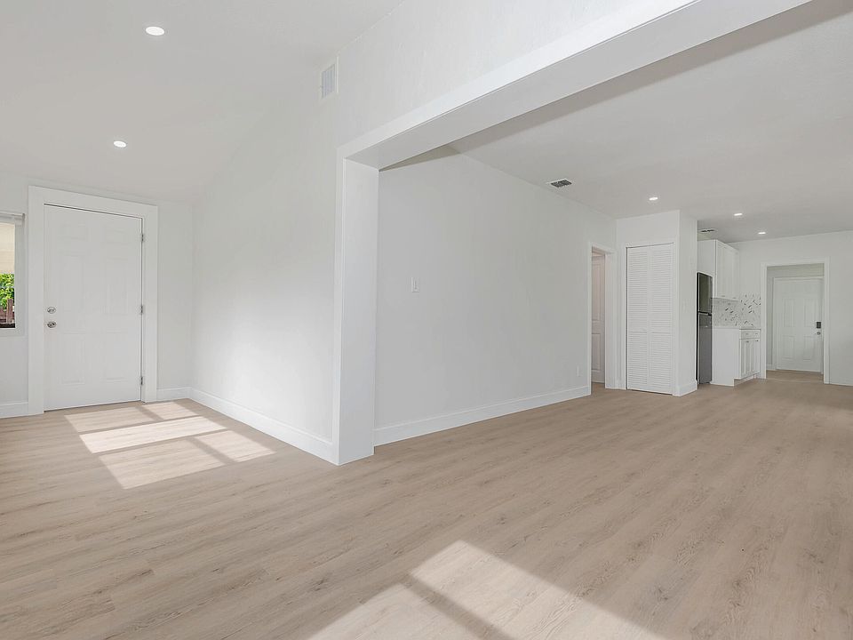 1st image of 546 NW 5th Avenue