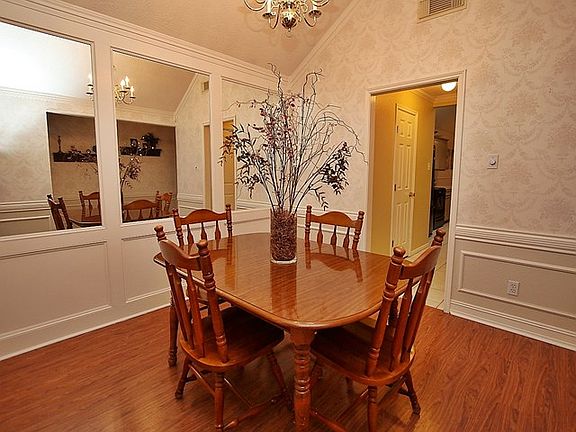 5th image of 8072 Torrey Pines Cir