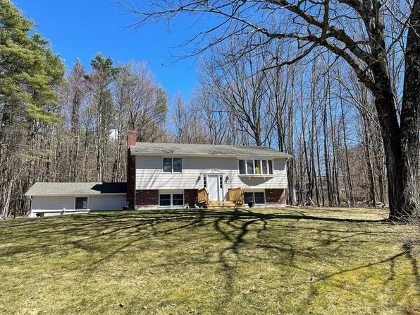 1 Robin Acres Dr, Wolfeboro, NH 03894