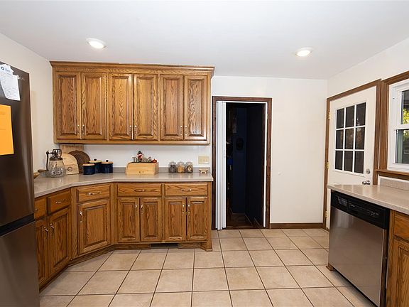 5th image of 206 N Cedar Ave