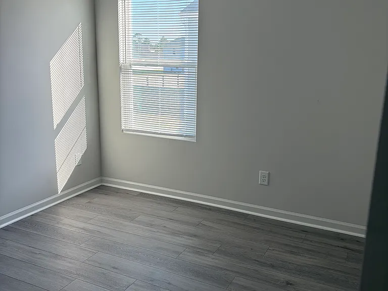 304 Range Cir — Photo 16