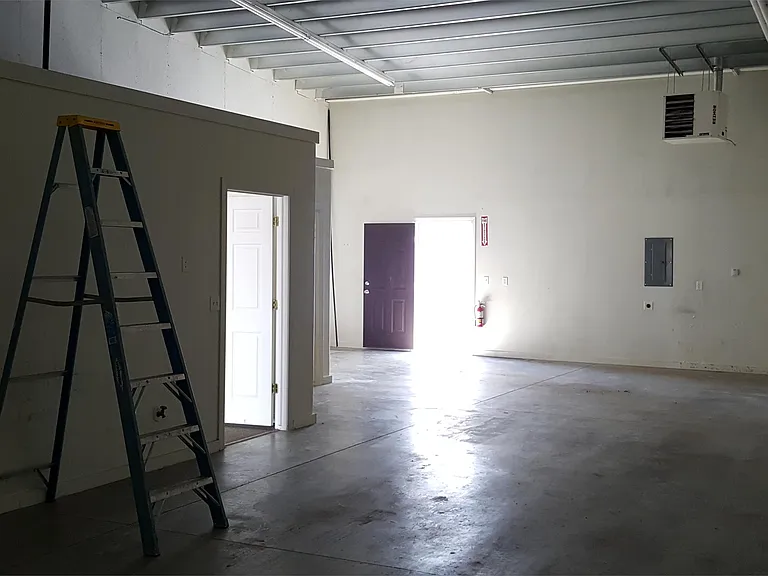 215 Country Club Ln #8 — Photo 10