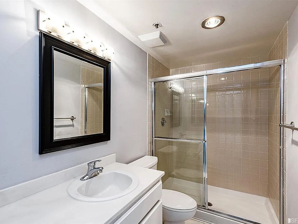 1st image of 900 Bush St APT 404