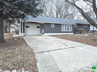 111 3rd Ave, Little Rock, IA 51243