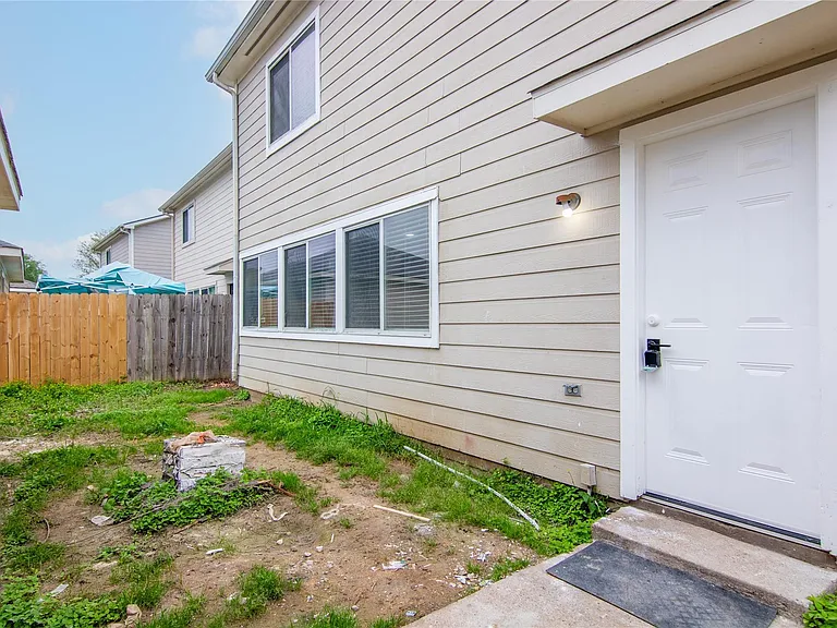 20911 Young Meadows Way — Photo 45