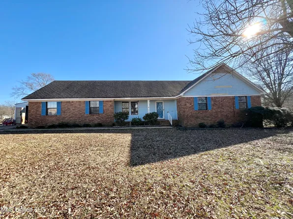 176 Pamela Dr, Senatobia, MS 38668