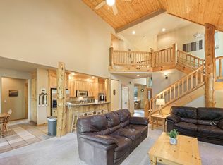 (Undisclosed Address), Sunriver, OR 97707