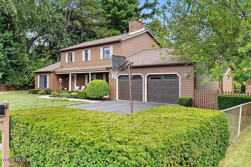 3rd image of 4 Pawling Avenue