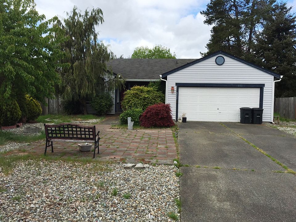1st image of 4611 Blueberry Ct SE