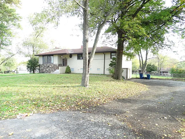 9201 S 85th Ct photo 1