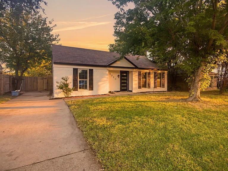 3728 Flintwood Trl — Photo 1