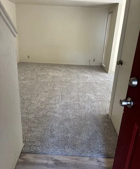 828 Adams Ter — Photo 2