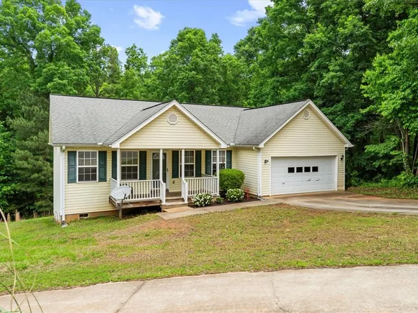 11048 Ferncliff Dr, Seneca, SC 29678