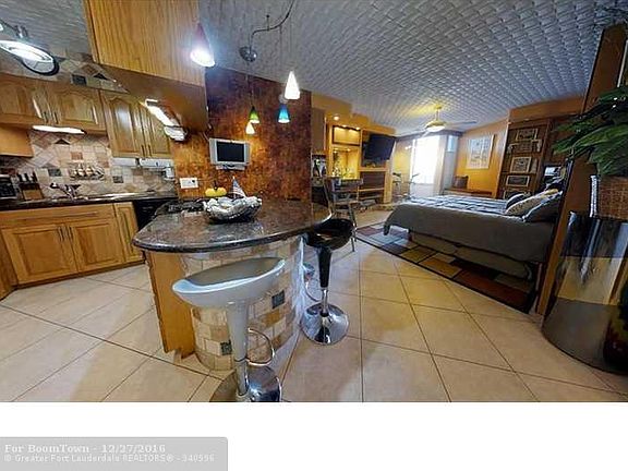 4th image of 4040 Galt Ocean Dr #808