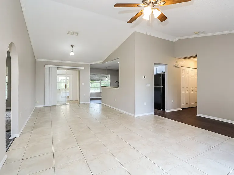 18725 Parade Rd — Photo 3