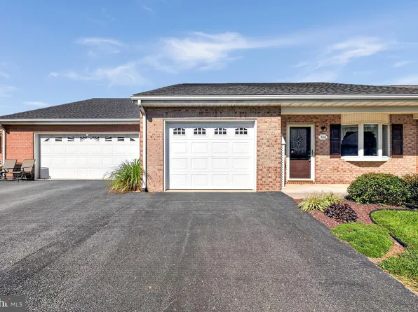 306 Winding Oak Dr, Hagerstown, MD 21740