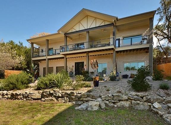 Lake Travis View Home--Perfect for a Lock and Leave Vacation Home, or an easy commute for Everyday E