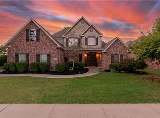 1104 SW Edinburgh Ave, Bentonville, AR 72713