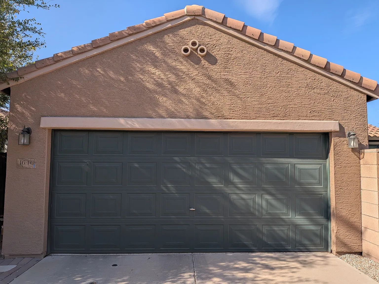 3 bed, 1553 sqft, $2,400 — Photo 2