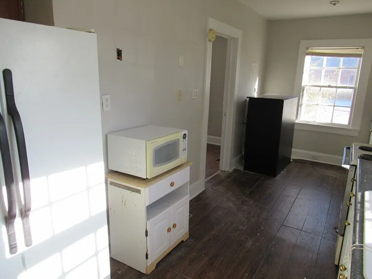 1404 Maple St — Photo 13