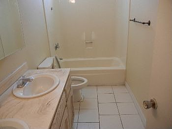 5th image of 5537 N 41st Dr