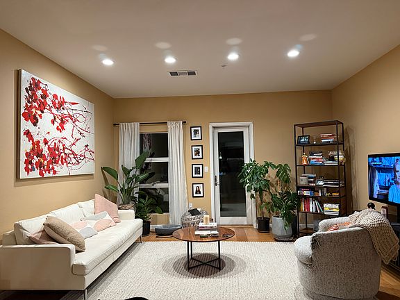 5th image of 6466 Hollis St Unit 208