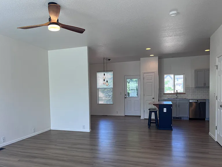 7350 Countryside Grv — Photo 2