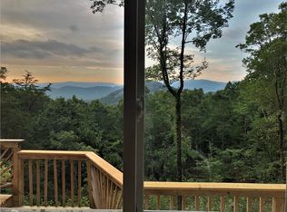 137 Granite Springs Dr, Pickens, SC 29671