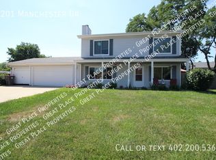 1201 Manchester Dr, Lincoln, NE 68528