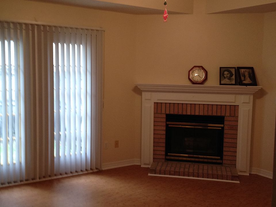 2nd image of 240 Parkwood Cir