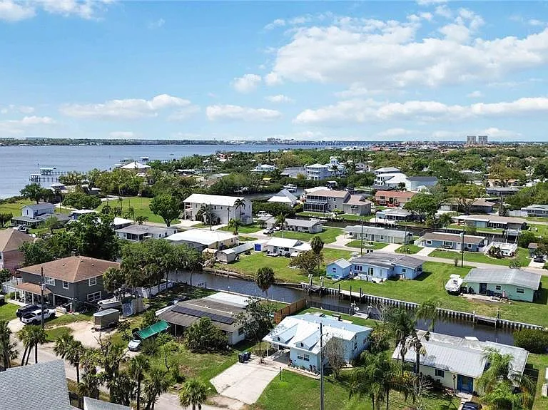 607 Manatee Ave — Photo 44