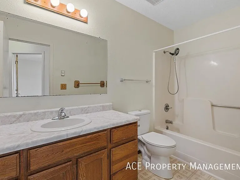 3171 Obrien St — Photo 8