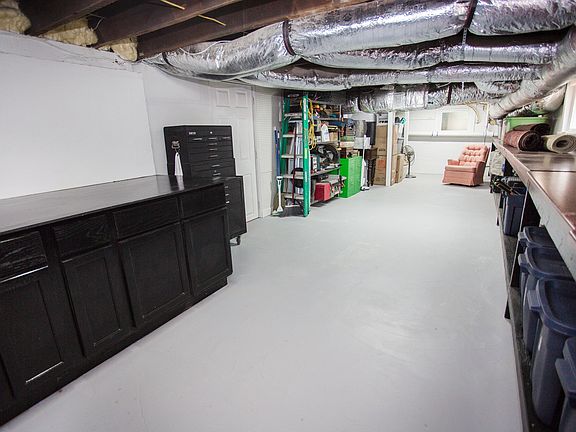 2nd image of 1768 Fontainebleau Cres