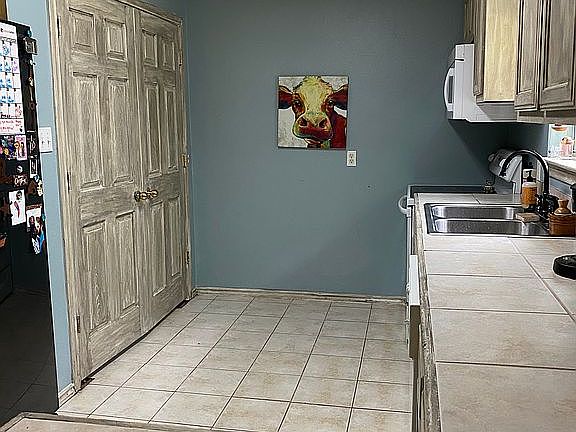 4th image of 10694 Browning St