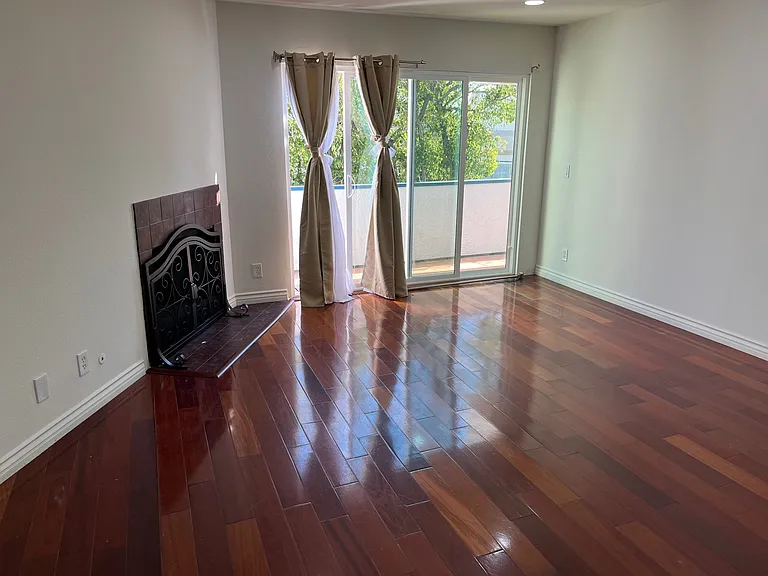 14610 Erwin St #208 — Photo 6