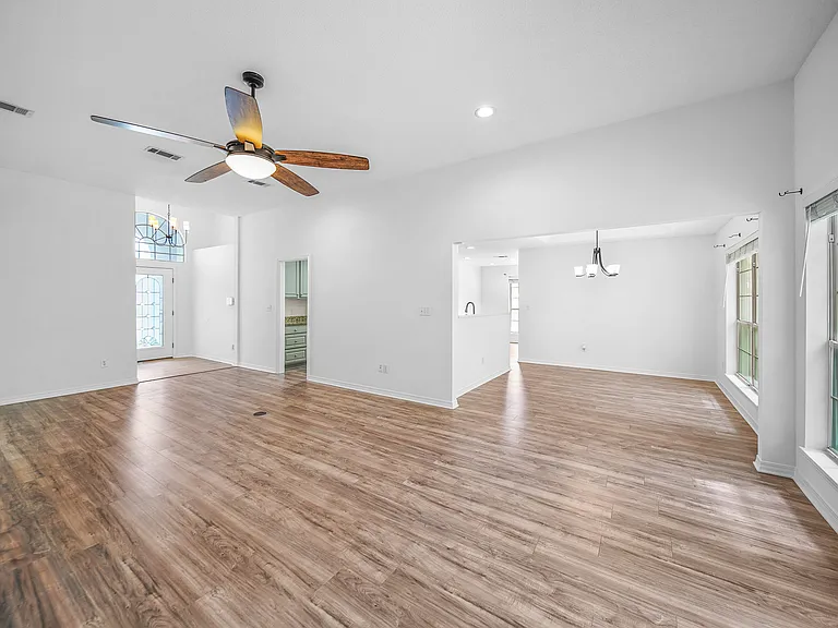 3313 Country Meadow Ln — Photo 10
