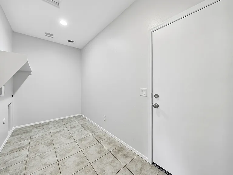 43721 W Acacia Ave — Photo 24
