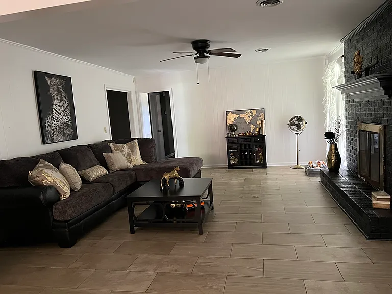 2145 Carter Hill Rd — Photo 2
