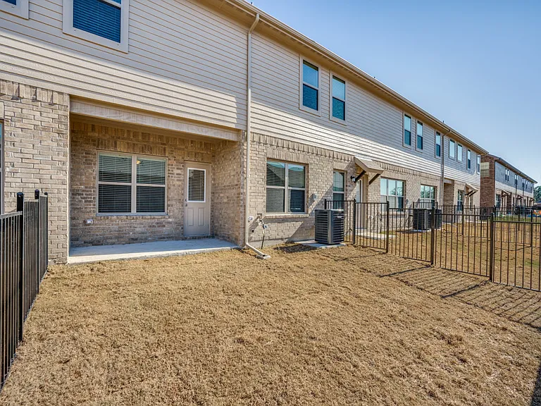 6803 Topaz Dr — Photo 10