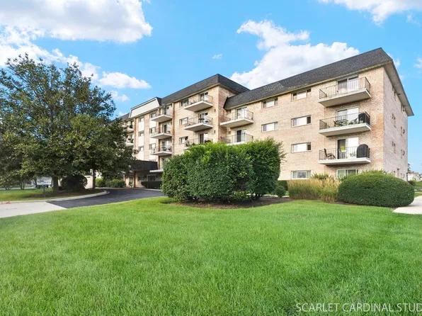 1000 S Lorraine Rd APT 412, Wheaton, IL 60189