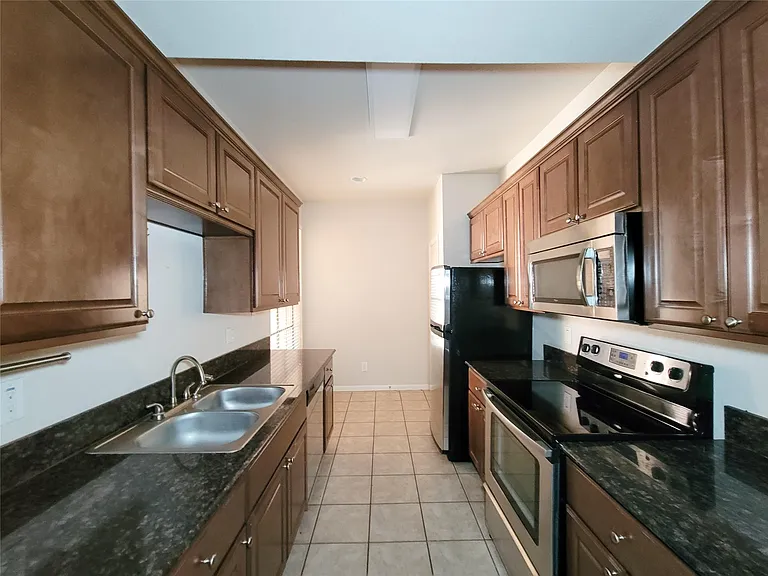 2255 Braeswood Park Dr #259 — Photo 16