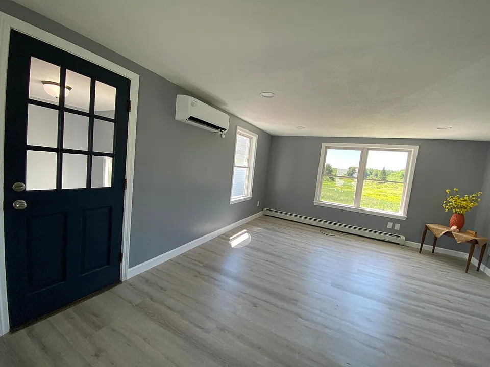 Entrance to Living room and Dining room.