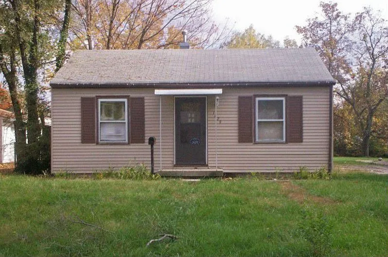 1429 N Rochester Ave photo 1